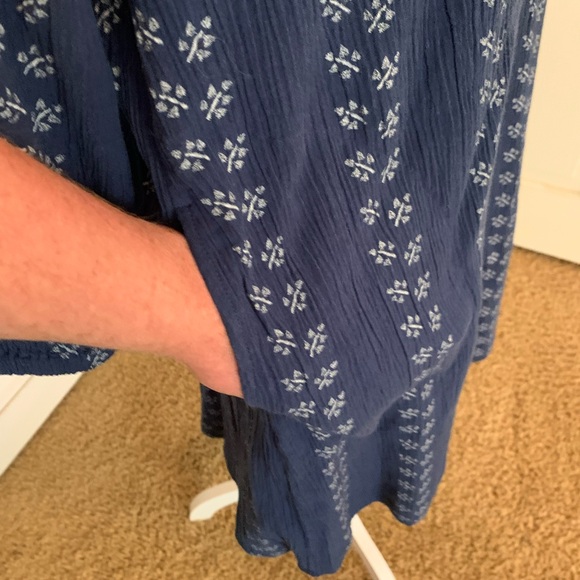 J Jill Blue Crepe Floral Women's Dress with Embroidered Sleeves Size M NWT - Picture 5 of 10